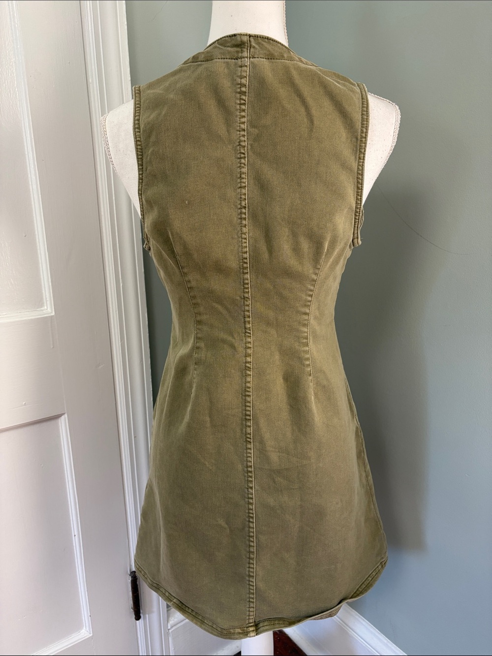 Free People Sleeveless Olive Tan Button-Front Denim Utility Safari Dress Size 6 - Picture 4 of 7